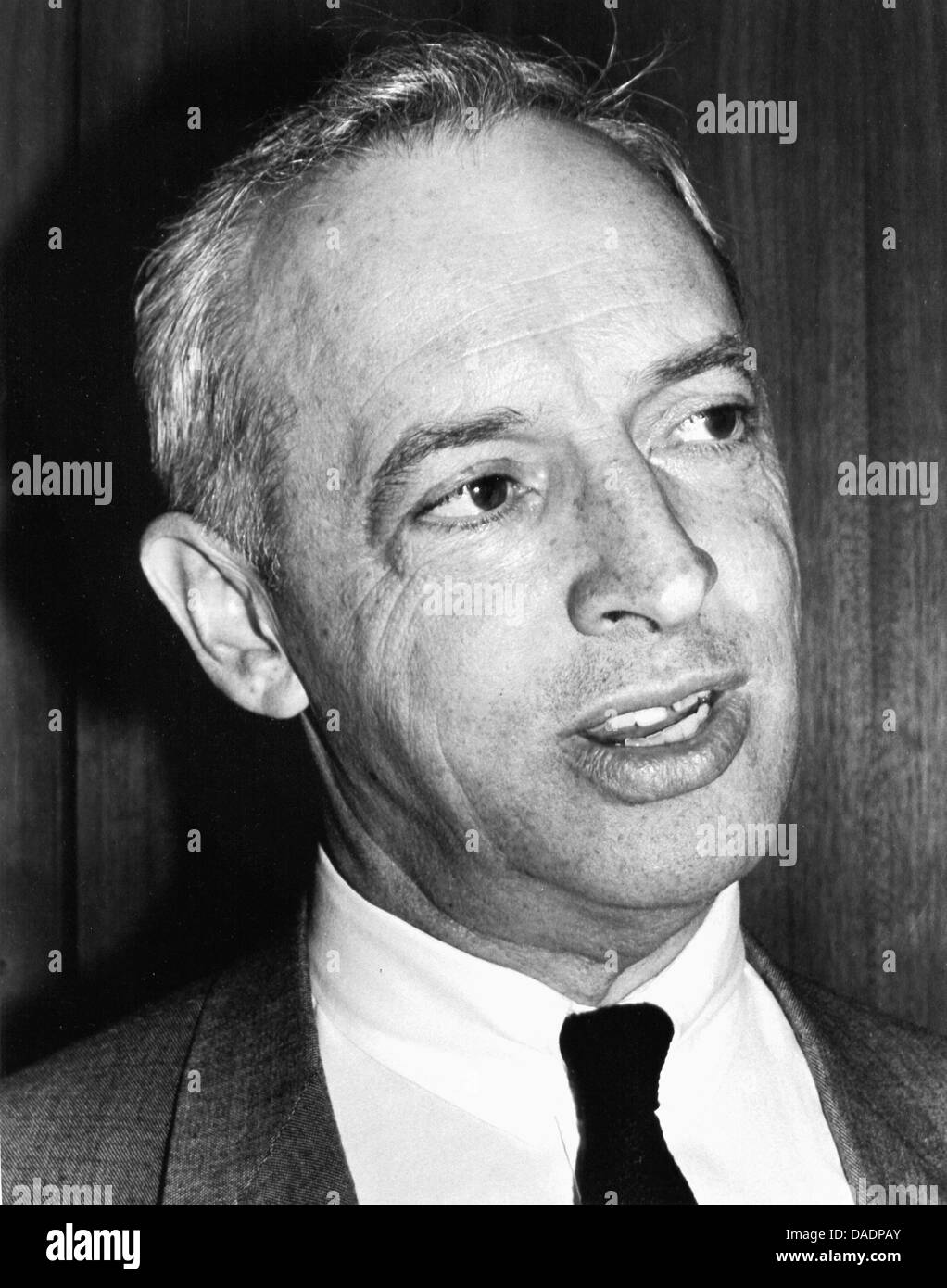 Autor Saul Bellow im Jahr 1966. 1976 erhielt er den Nobelpreis für Literatur. Porträt von Fotograf Fred Stein (1909 – 1967), die 1933 aus Nazideutschland nach Frankreich emigriert und schließlich in die USA. Stockfoto