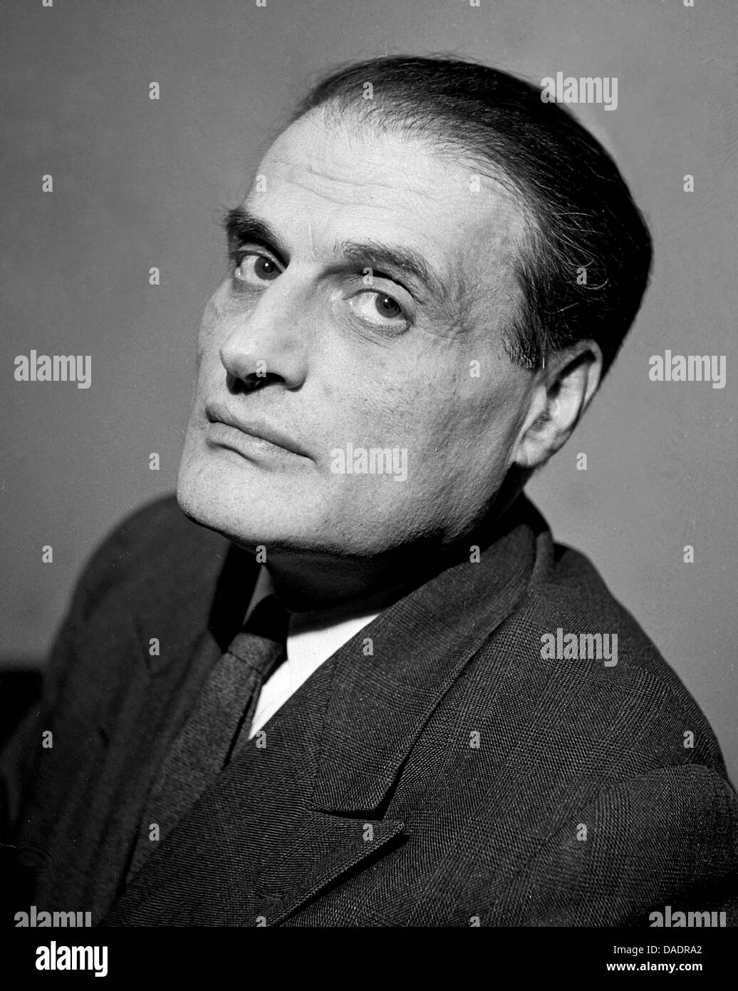 Autor Ferdinand Bruckner in 1944. Porträt von Fotograf Fred Stein (1909