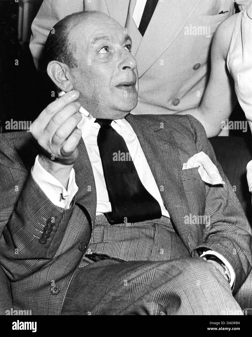 Schauspieler Cedric Hardwicke im Jahr 1951. Porträt von Fotograf Fred Stein (1909 – 1967), die 1933 aus Nazideutschland nach Frankreich emigriert und schließlich in die USA. Stockfoto