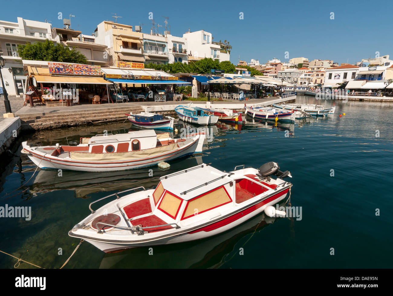 Angelboote/Fischerboote auf See Überlieferung, Agios Nikolaos, Kreta, Griechenland Stockfoto
