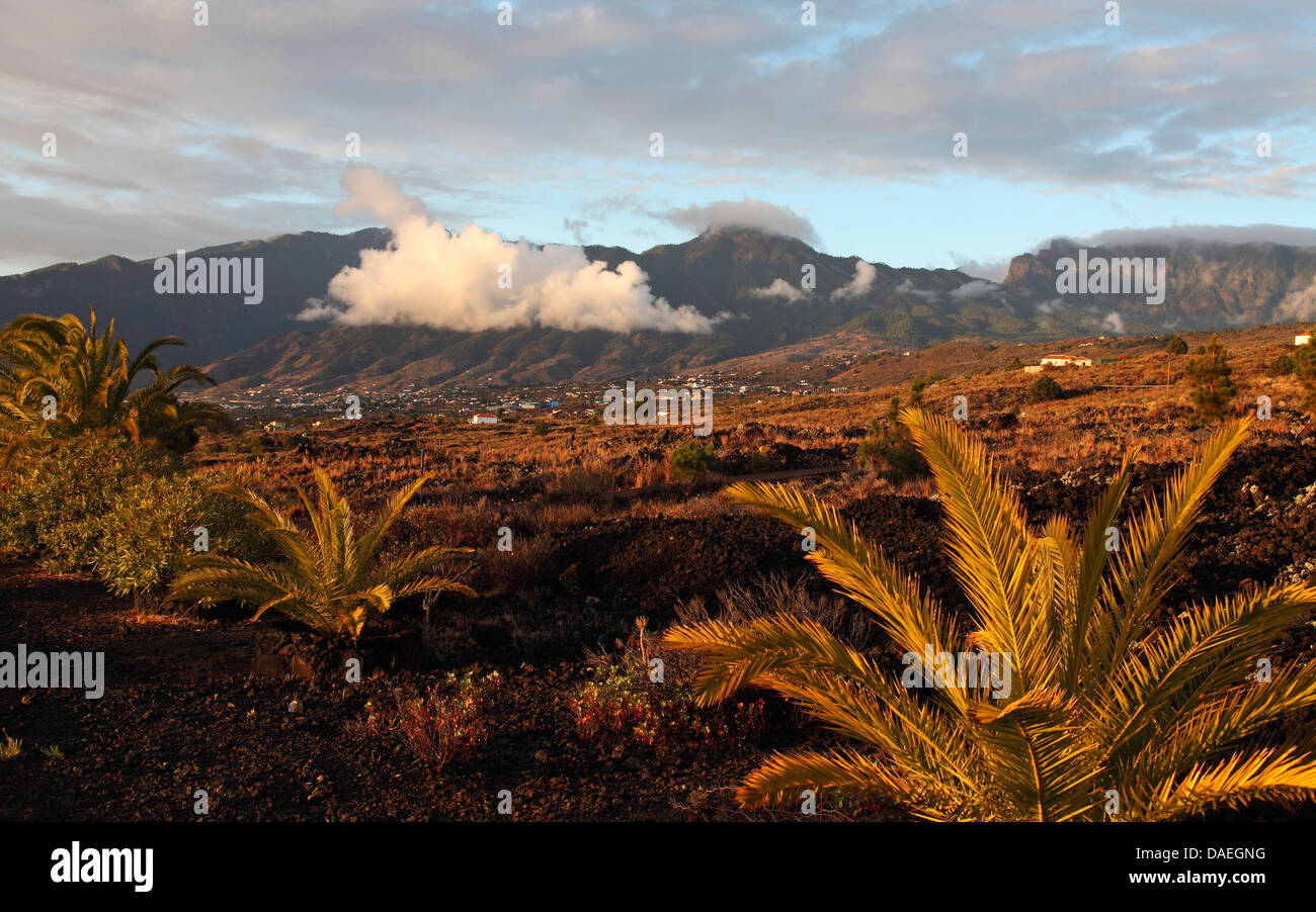 südwestlichen Teil von La Palma und Blick auf die Berge von der Caldera de Taburiente, Kanarische Inseln, La Palma, Puerto Naos Stockfoto