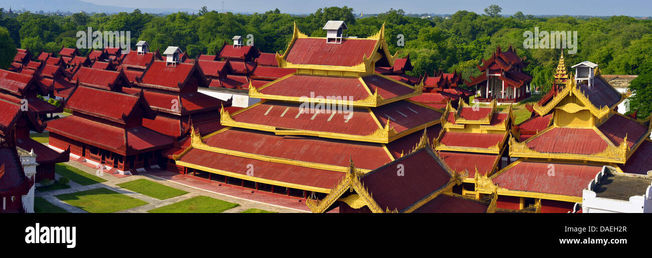 Blick über die Dächer von Mandalay Palast, Burma, Mandalay Stockfoto