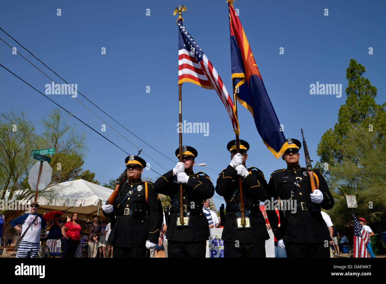 Zelebranten im Stadtteil Palo Verde beteiligen sich an der 50th Jährliche Fourth Of July Parade, Tucson, Arizona, USA. Stockfoto