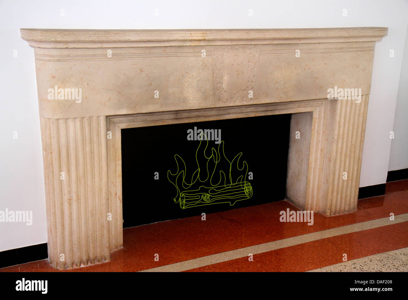 Miami Beach, Florida, Ocean Drive, Lord Balfour, Hotel, Hotels, Gastfreundschaft, Lobby, Dekor, Innenarchitektur, gefälschter falscher Kamin, Kunst, FL130601067 Stockfoto