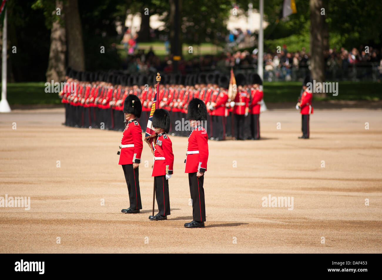 Der Oberst Überprüfung der Trooping der Farbe auf Horse Guards Parade in London, Großbritannien Stockfoto