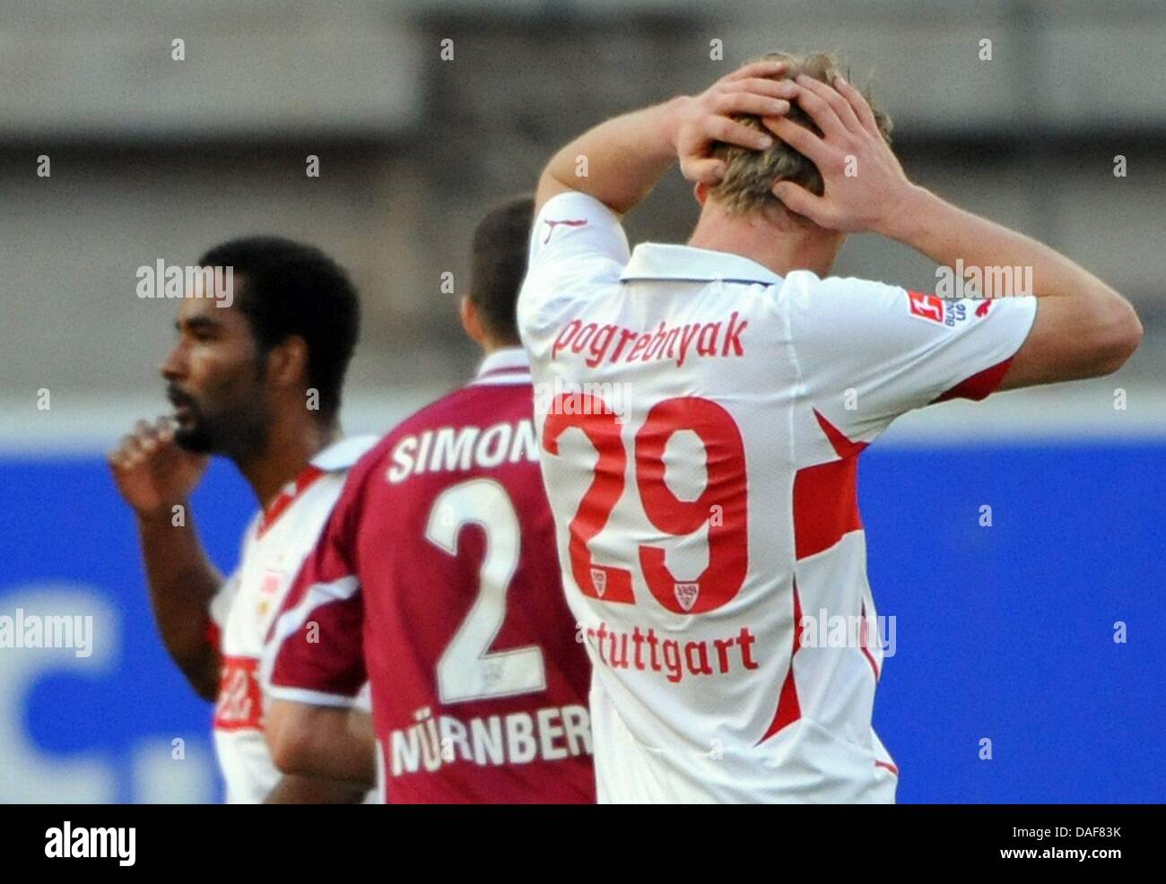 Der Stuttgarter Pavel Pogrebnyak ist verzweifelt, während Deutsche Bundesliga Spiel VfB Stuttgart V 1. FC Nürnberg bei Mercedes-Benz-Arena-Stadion in Stuttgart, Deutschland, 12. Februar 2011. Nürnberg verprügelt Stuttgart mit 4: 1. Foto: Marijan Murat Stockfoto