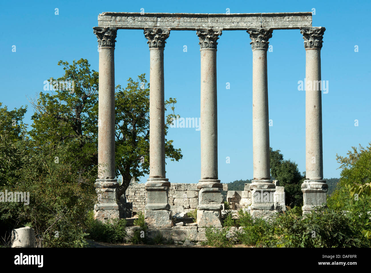 Diokaisareia, Reihe von Säulen Mit Korinthischen Kapitellen des Tempels der Tyche, Uzuncaburc, Provinz Icel (Mersin), Ägypten Stockfoto