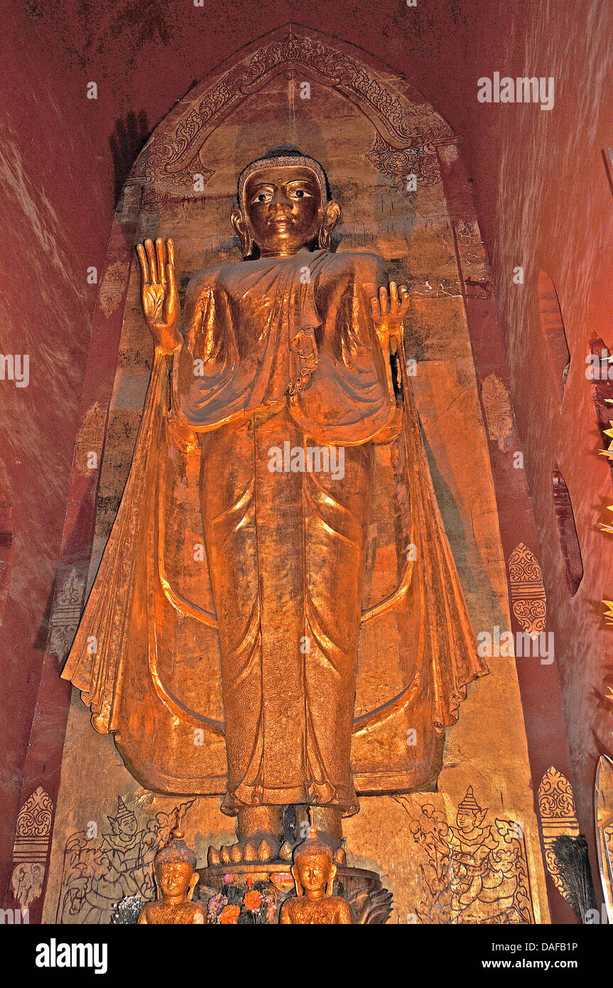 buddha-Statue, Ananda-Tempel, Bagan, Myanmar Stockfoto