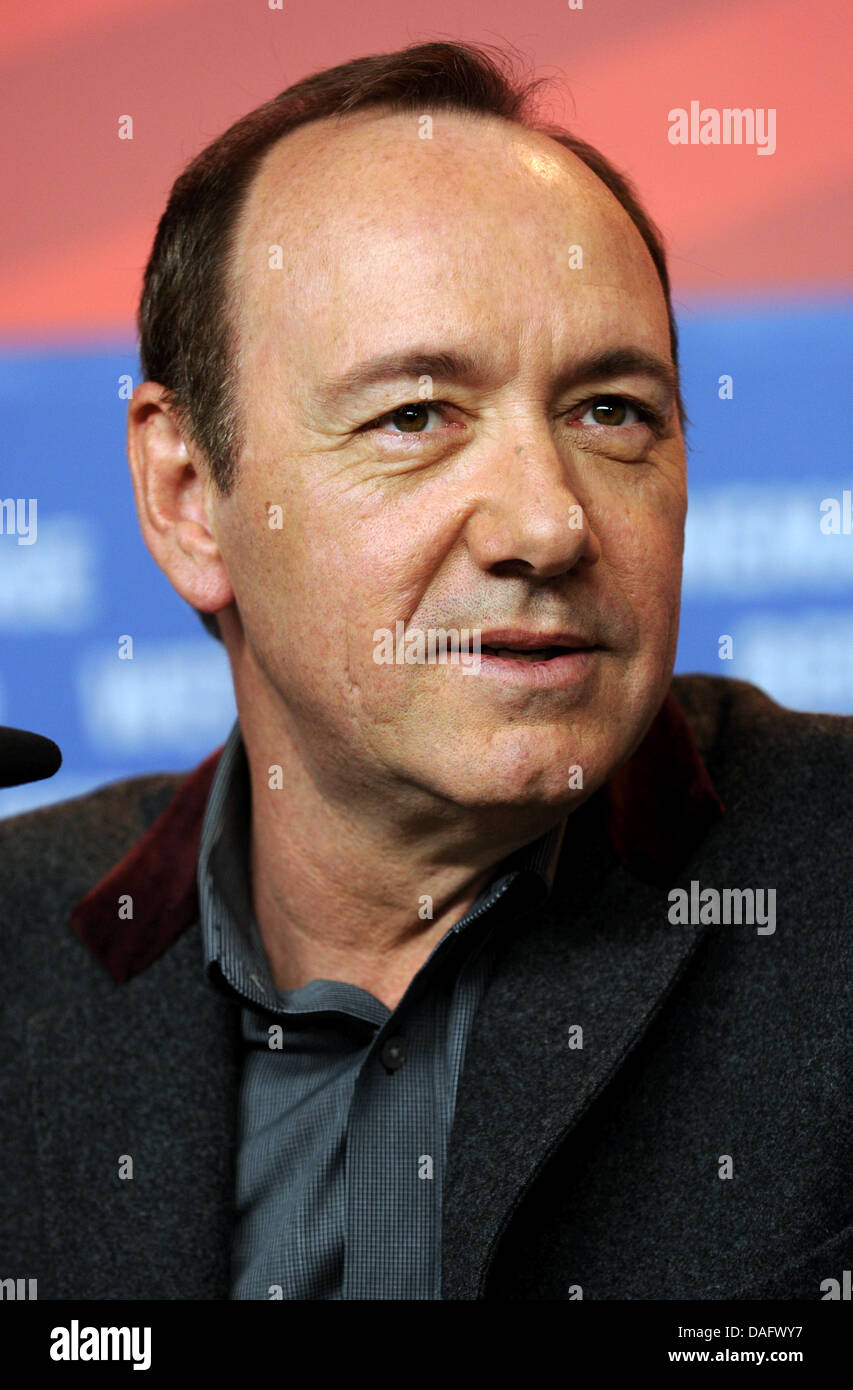 US-Schauspieler Kevin Spacey in Berlin, Deutschland, 11. Februar 2011 abgebildet. Spacey ist die Sterne und produzieren eine Adaption von "House Of Cards", ein politischer Thriller, basierend auf einem Roman und eine BBC-Miniserie. Der Pilot soll unter der Regie von US-Regisseur Fincher, Entertainment-Plattform "Hollywood Reporter", am 3. März 2011 veröffentlicht werden. Foto: Tim Brakemeier Stockfoto