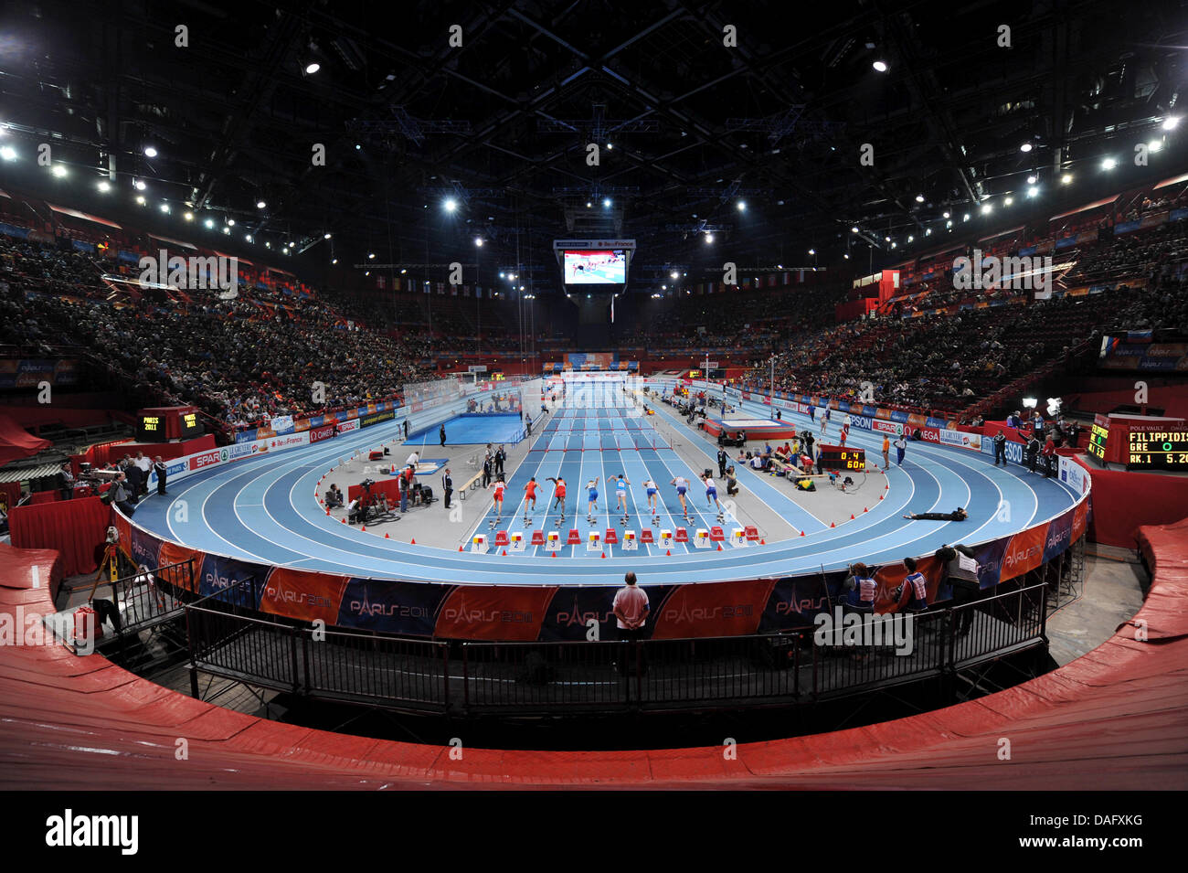 Die NAIA & Leichtathletik-Hallenmeisterschaften statt im Palais Omnisports in Paris, Frankreich, 5. März 2011. Foto: Arne Dedert Stockfoto