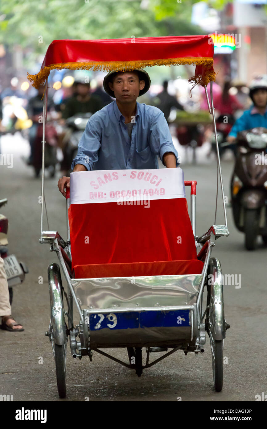 Traditionelle Dreirad in der Altstadt von Hanoi, Vietnam Stockfoto