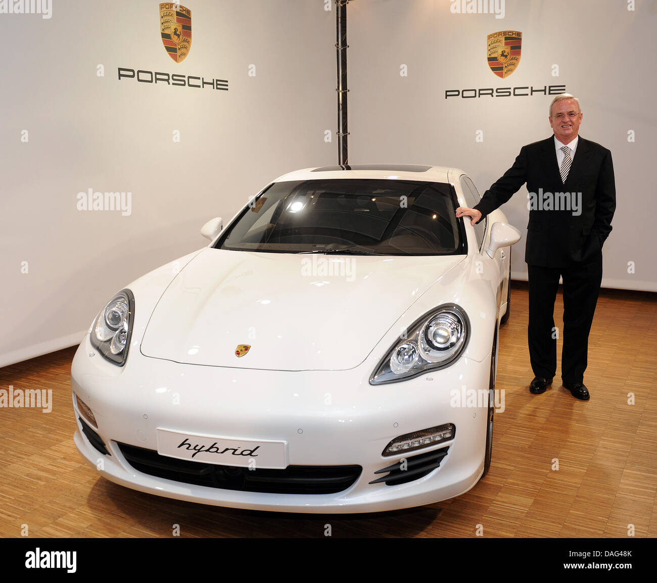 Porsche pose Fotos und Bildmaterial in hoher Auflösung Seite 2 Alamy