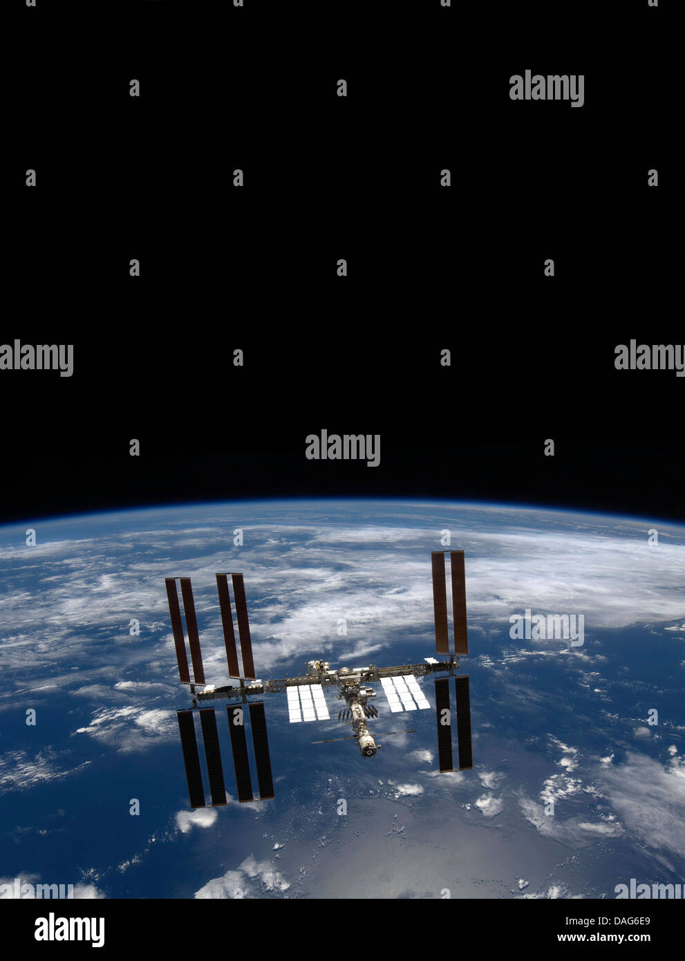 Erde und die Schwärze des Alls, der internationalen Raumstation ISS. Optimierte Version von ein Originalbild der NASA. Kredit NASA Stockfoto