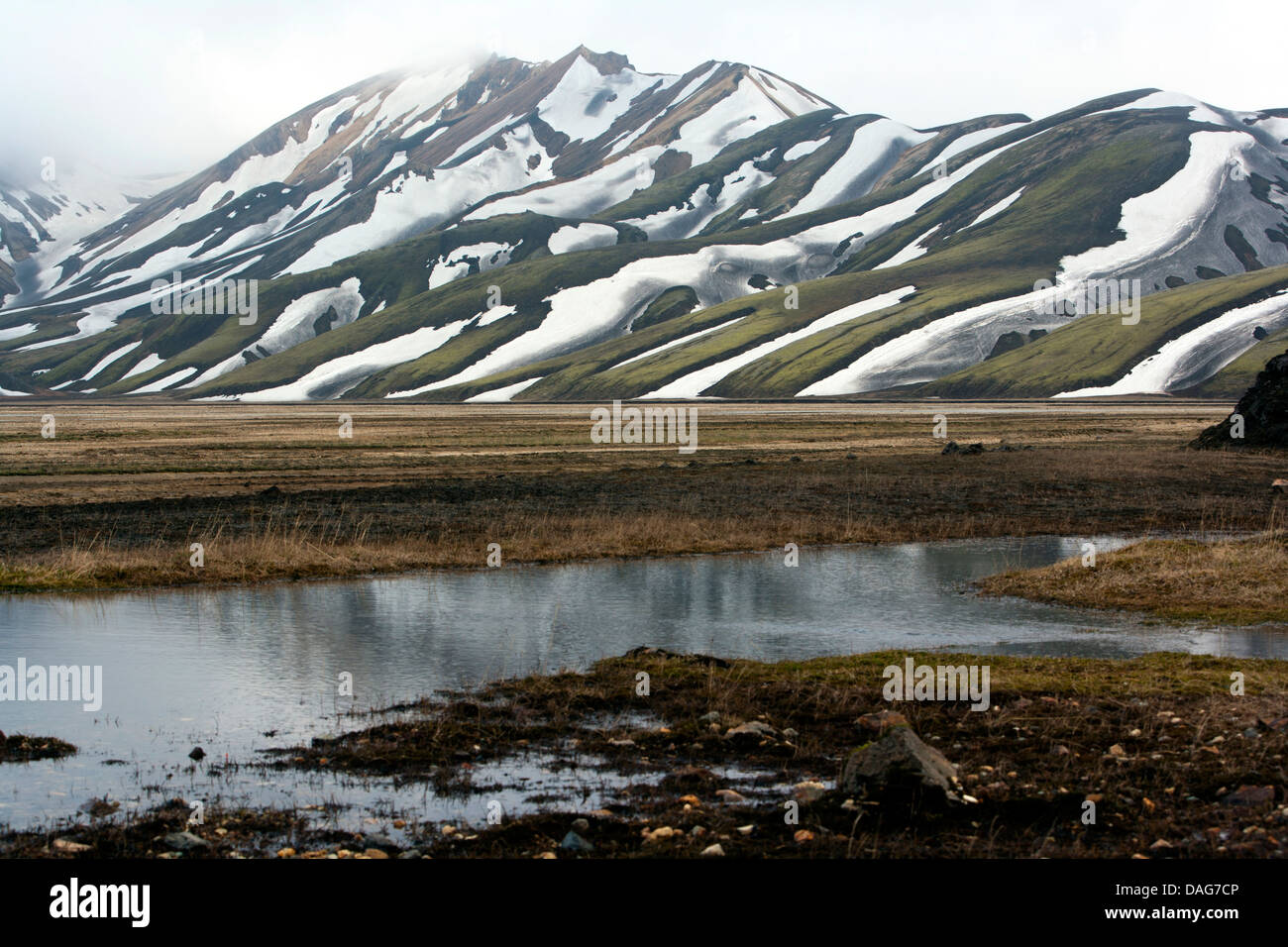 Schneebedeckte Berge in Landmannalaugar - Southern Island Stockfoto