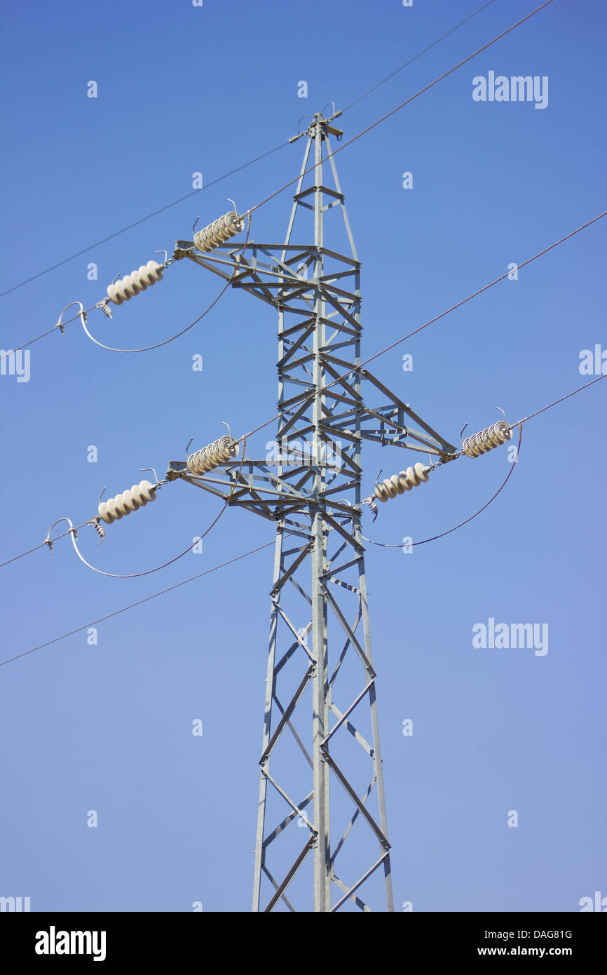 Elektrische eisernen Turm im Sonnenlicht Stockfoto