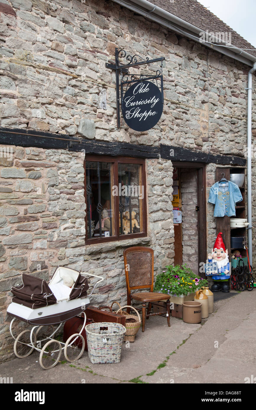 Die Olde Neugier Shoppe Hay-on-Wye, Powys, Wales Stockfoto