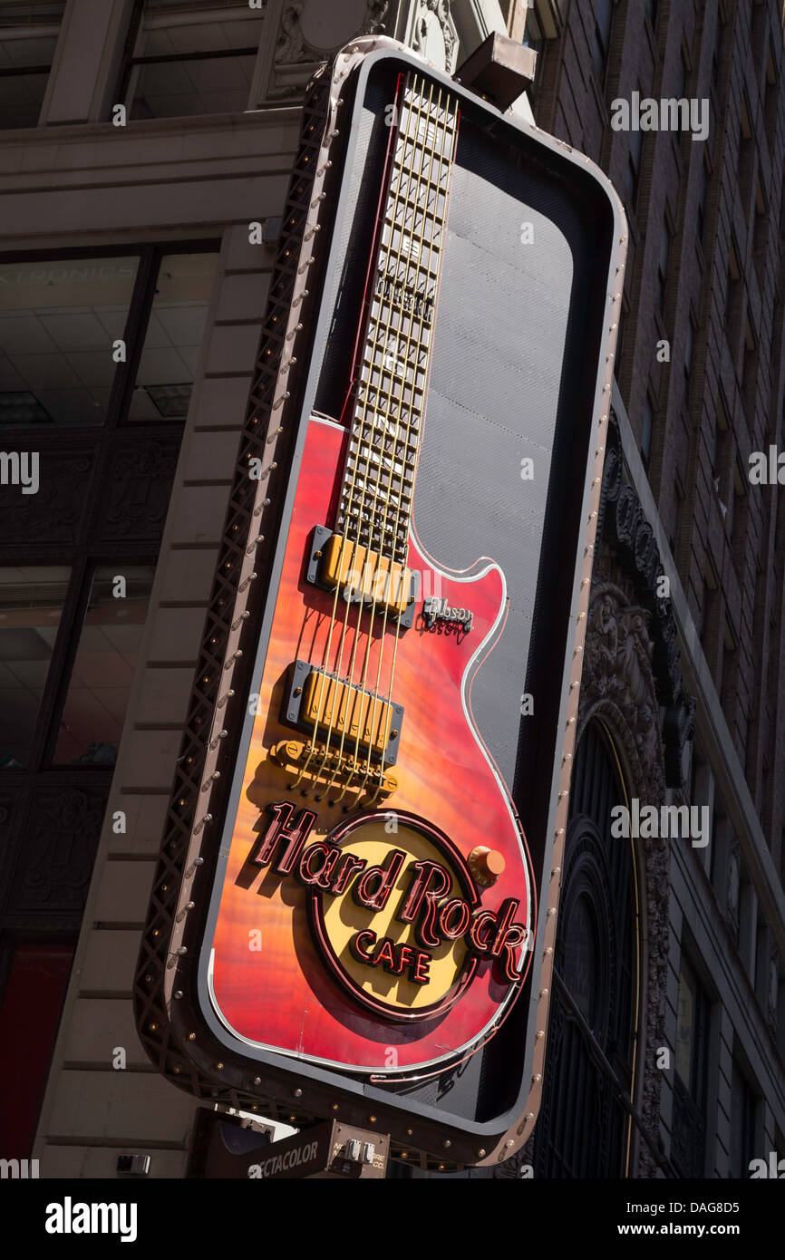 Hard Rock Cafe Sign in Times Square, New York City, USA 2011 Stockfoto