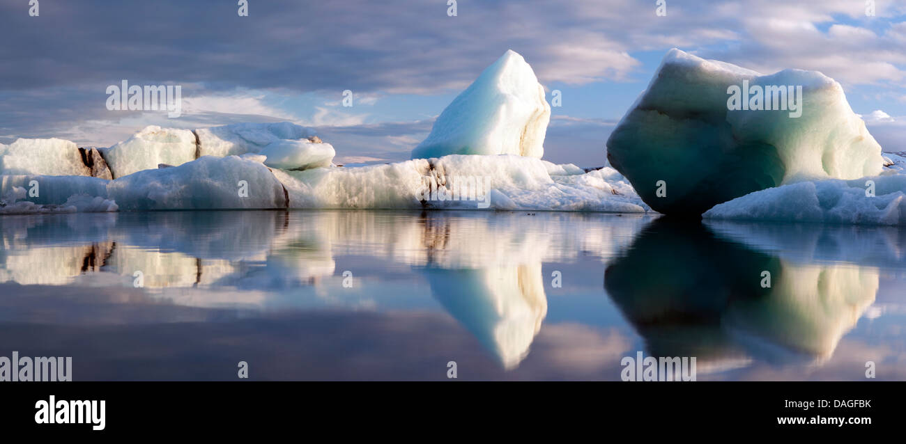 Panorama zusammengesetzte Bild der Jökulsárlón Gletscherlagune an der Grenze des Vatnajökull-Nationalpark - südöstlichen Island Stockfoto
