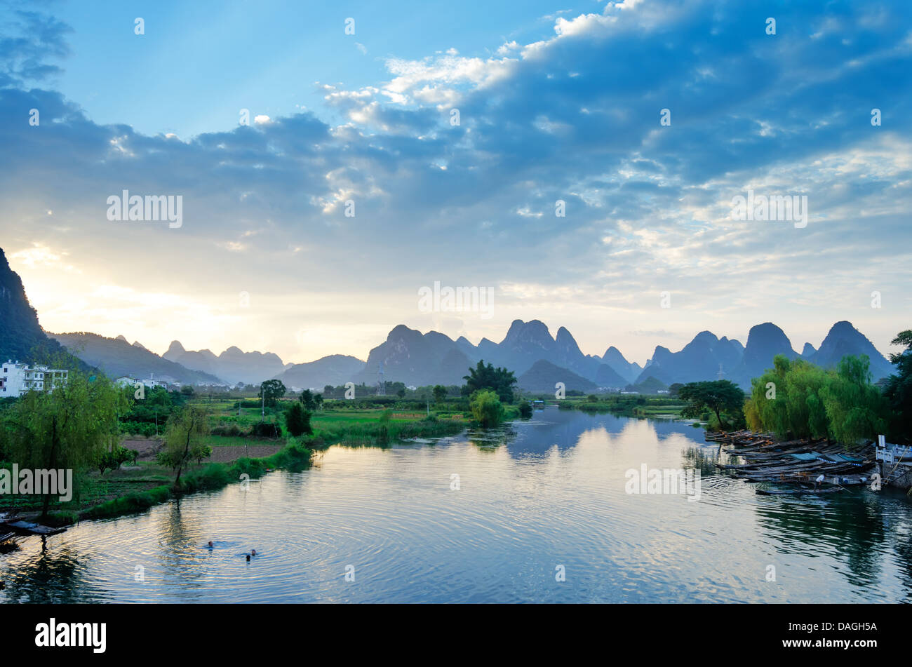 China-Guilin-Yangshuo-rafting Stockfoto