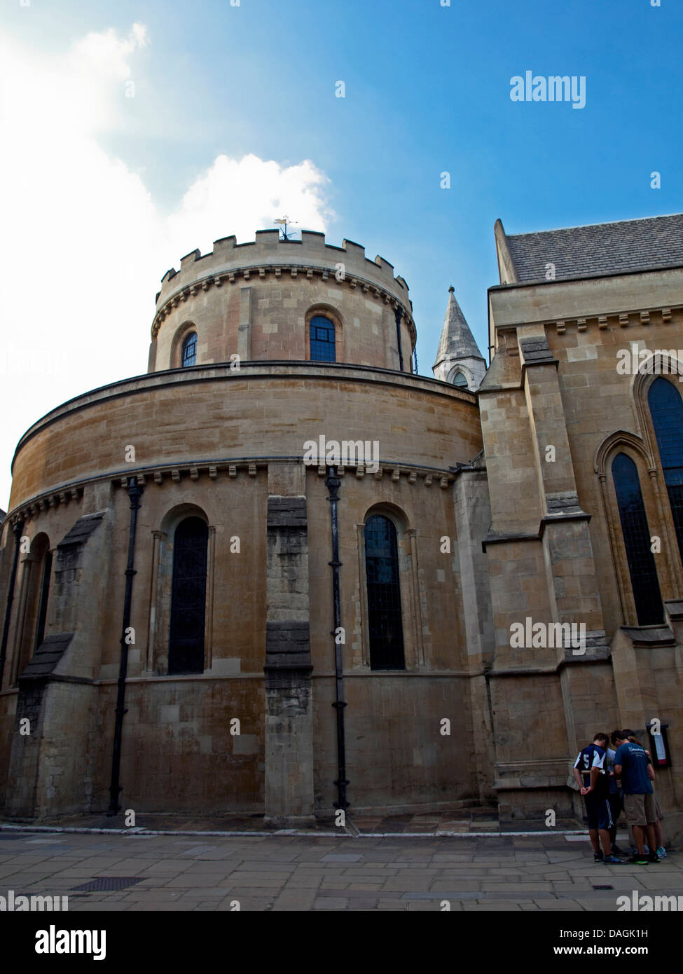 Ansicht der Temple Church, einer späten 12. Jahrhundert Kirche, gebaut für und von den Tempelrittern als ihre englischen Hauptquartier Stockfoto