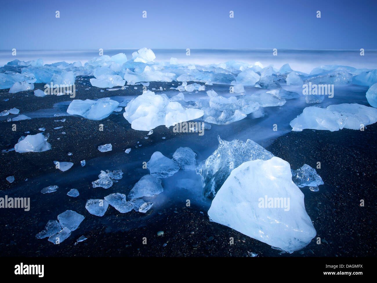 Eis am schwarzen Strand, Island, Joekuls rlon Stockfoto