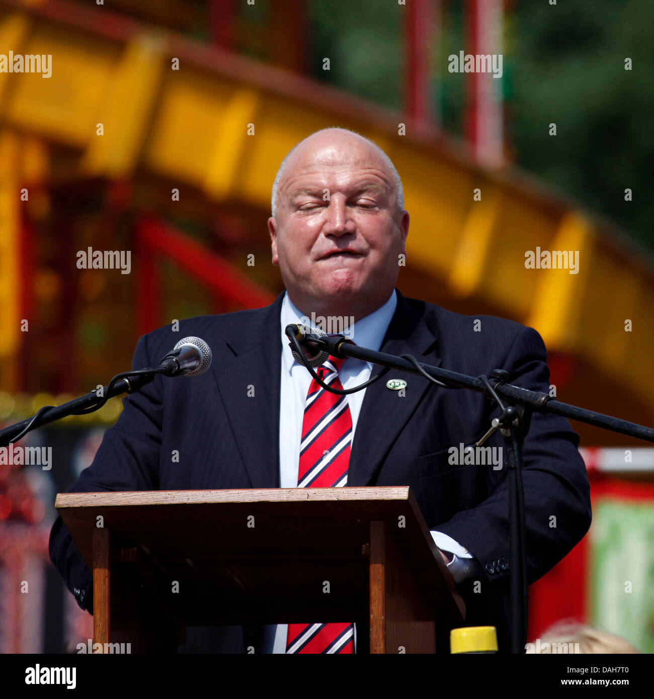 Bob Crow anlässlich der 129. Durham Miner Gala in Durham, England. Crow ist der Generalsekretär der National Union of Rail, Maritime und Transport Workers (RMT). Stockfoto