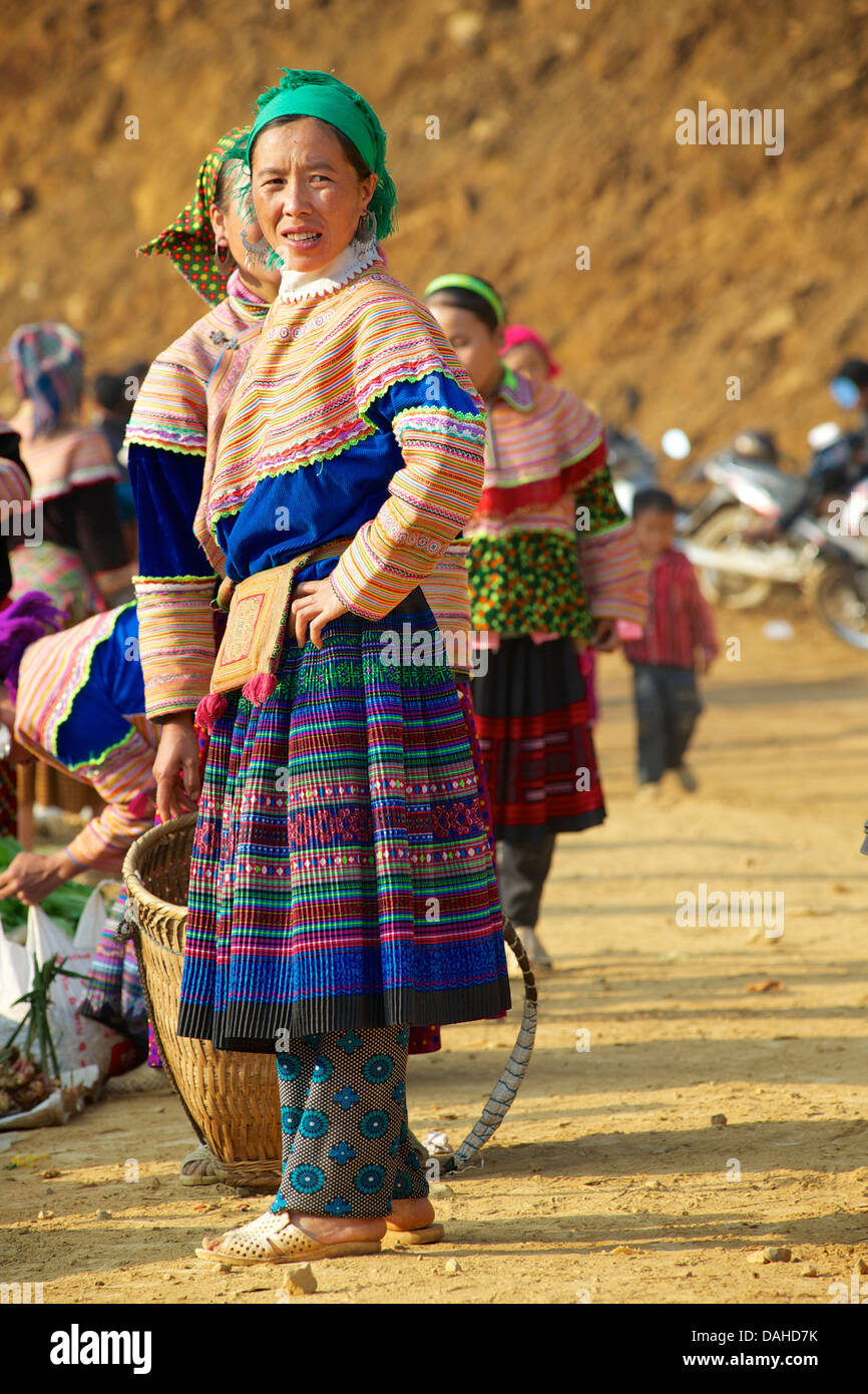 Hmong Frauen, können Cau, in der Nähe von Bac Ha, Provinz Lao Cai, Vietnam Stockfoto