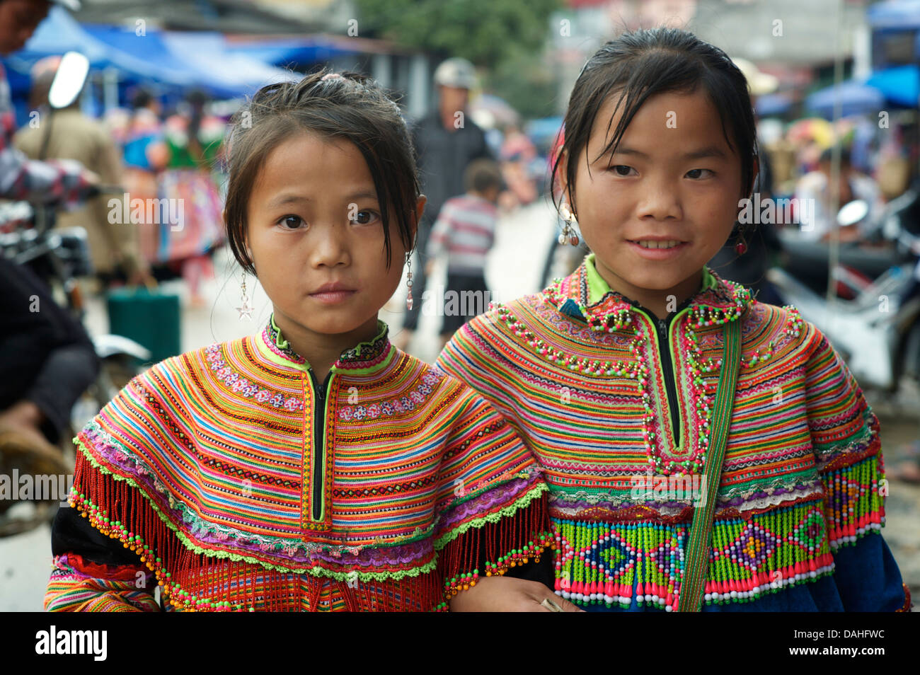 Blumenmädchen Hmong, Bac Ha, Provinz Lao Cai, Vietnam Stockfoto