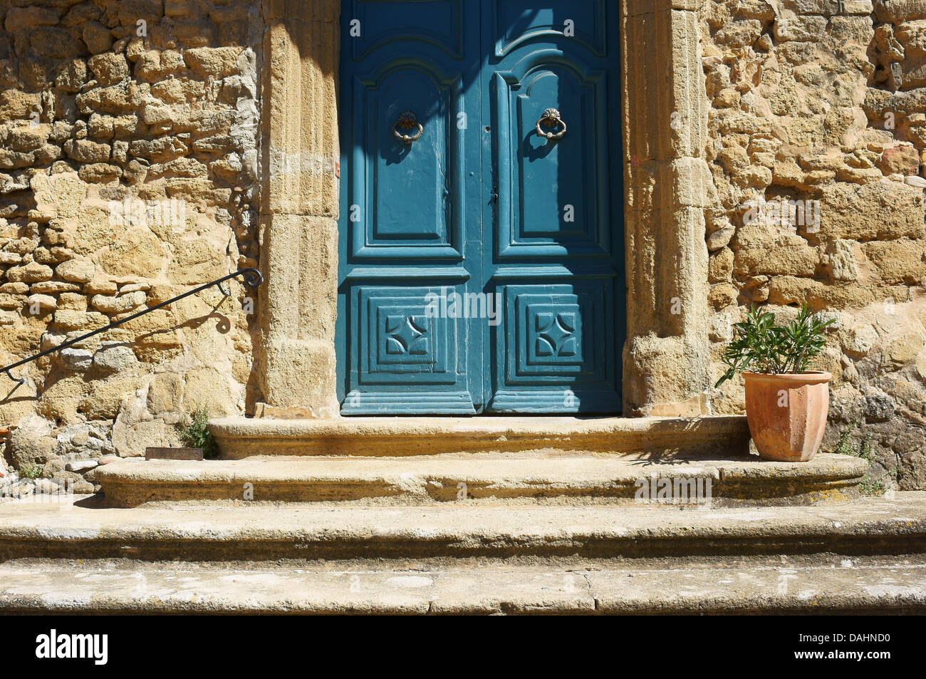 Serignan du Comtat Dorf Vaucluse Provence Stockfoto