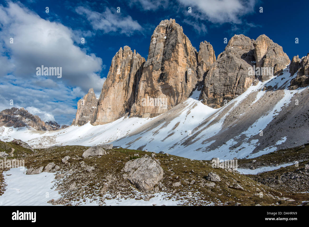 Tre Cime di Lavaredo oder Drei Zinnen Berge bei Sonnenuntergang, Dolomiten, Cadore, Veneto, Italien Stockfoto