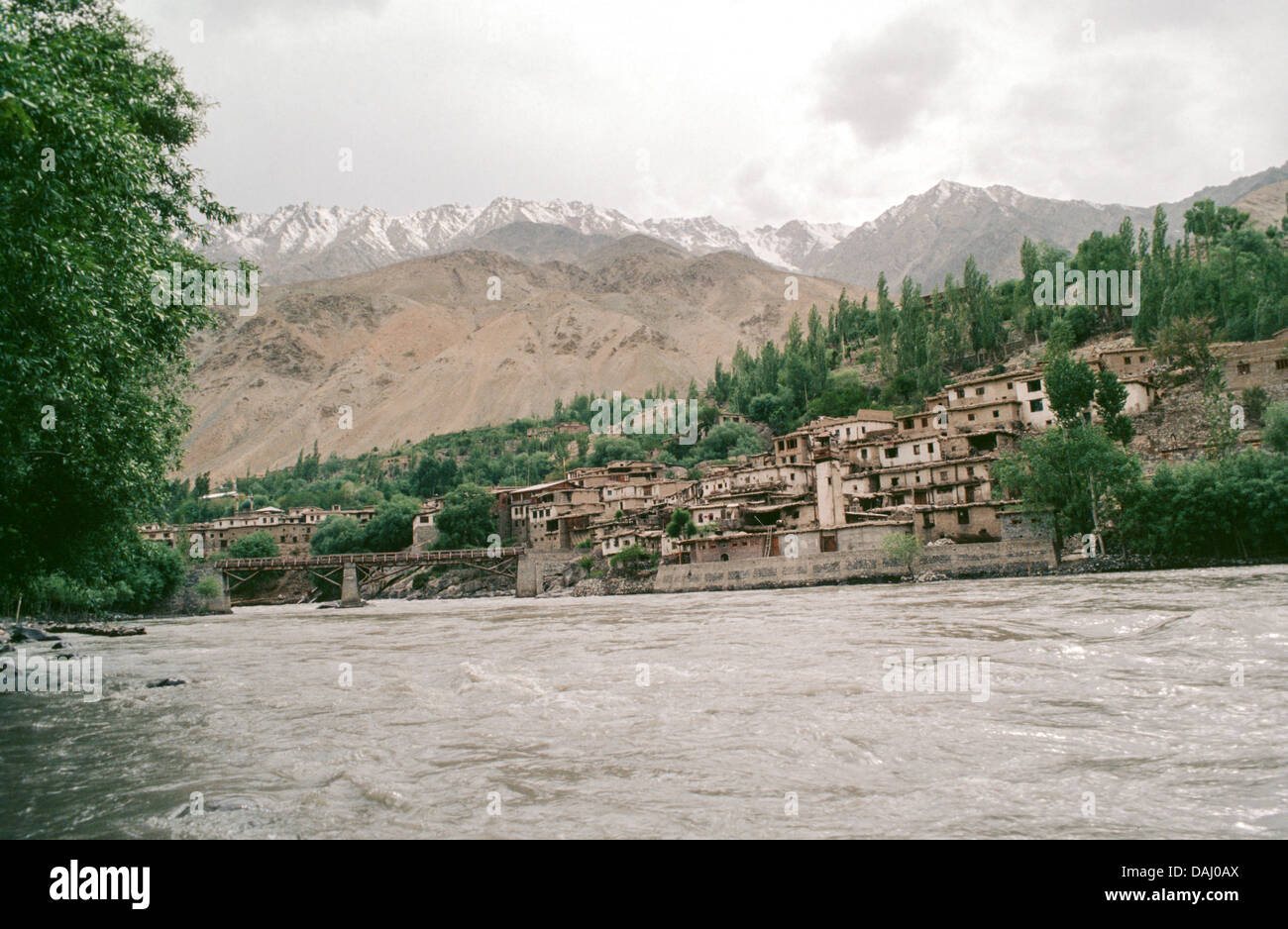 Die abgelegene, kalte, strategisch wichtige Stadt Kargil an der Höhengrenze zu Pakistan. Kaschmir, Indien Stockfoto