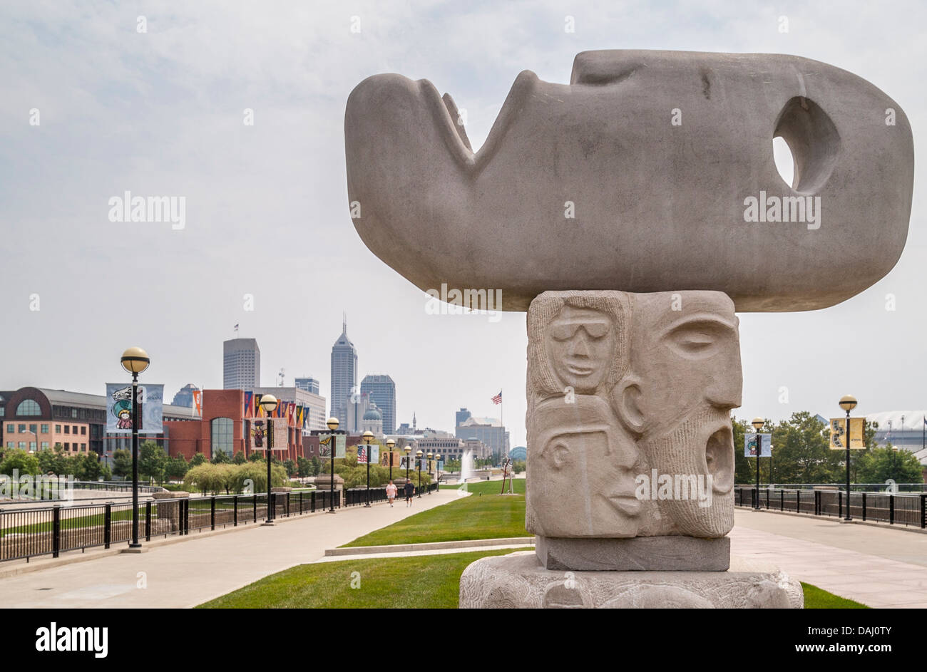 Skulpturen am Wegesrand White River Wapahani in Indianapolis, Indiana, Vereinigte Staaten von Amerika Stockfoto
