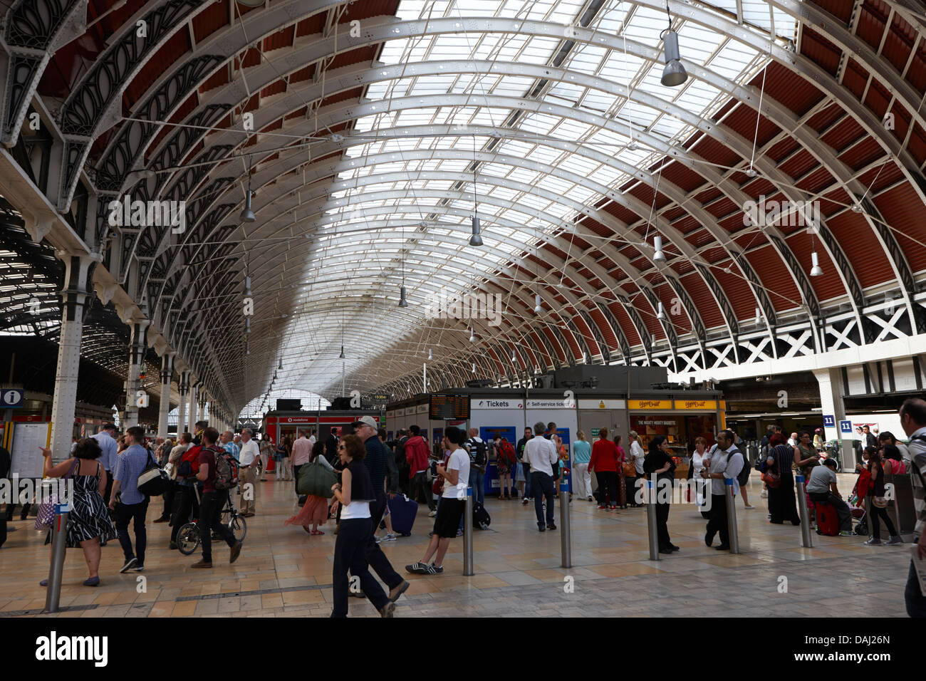 Innere des Paddington Hochbahn Staatsbahn Zug station London, Vereinigtes Königreich Stockfoto