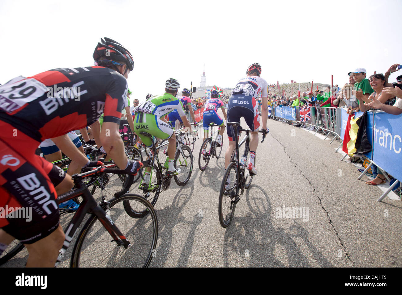 Mont Ventoux, Frankreich. 14. Juli 2013. Hauptfeld mit TEJAY VAN GARDEREN Klettern Mont Ventoux während der 15. Etappe der 100. Tour de France. Bildnachweis: Beth Schneider/Beth Schneider /ZUMAPRESS.com/Alamy Live-Nachrichten Stockfoto