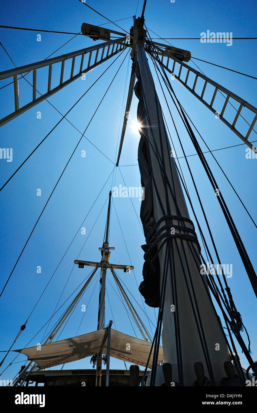 Masten und Markise, Buginese Schoner, Seven Seas Tauchsafari Stockfoto