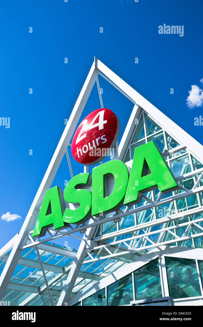 dh Asda Supermarkt SHOP UK Front 24 Stunden Zeichen Asda Supermarkt Laden Eingang Logo Stunde schottland außen Stockfoto