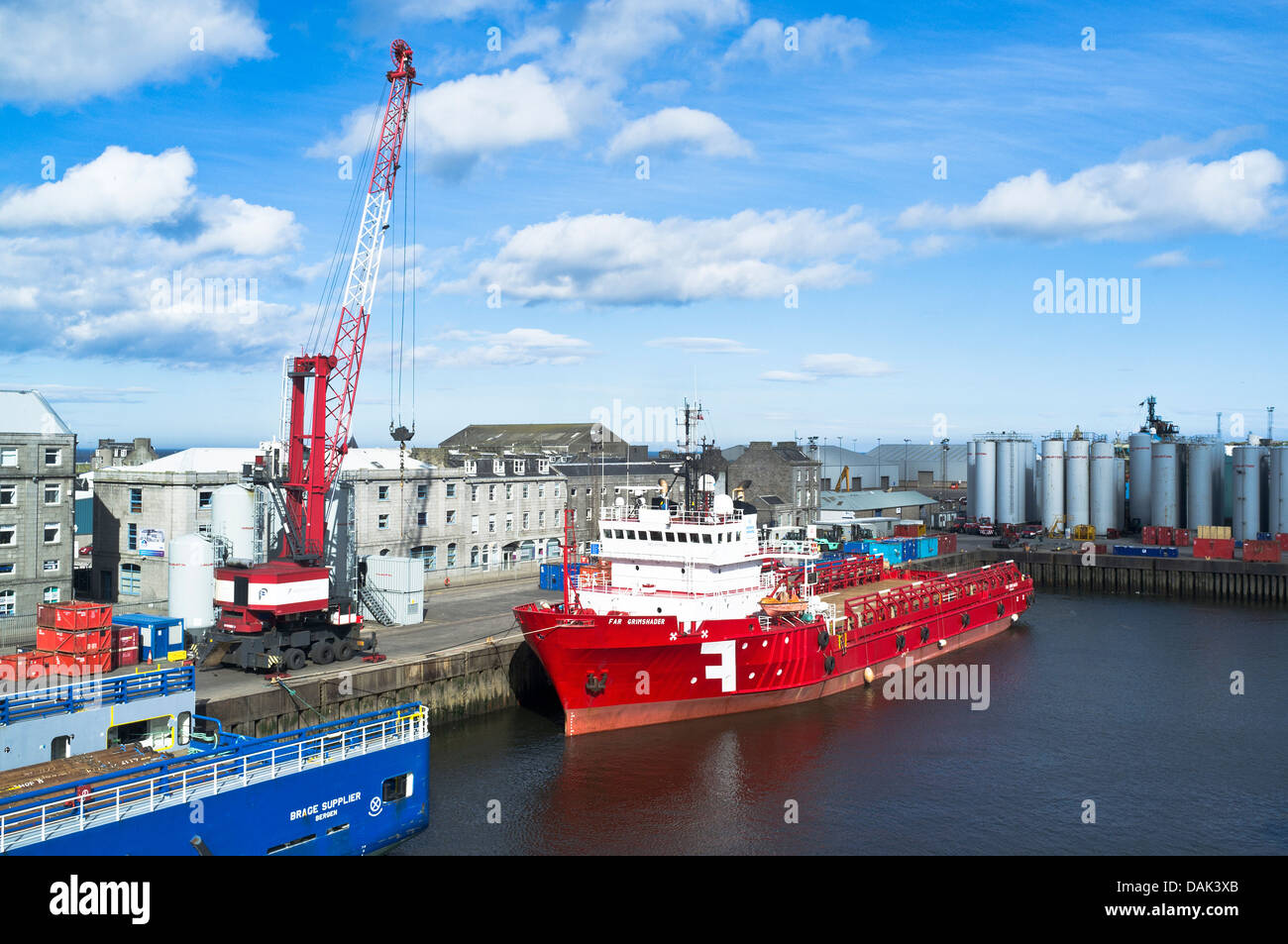 Dh Aberdeen Hafen Hafen Aberdeen Nordsee Unterstützung Schiff weit grimshader Kran Aberdeen docks Schottland Stockfoto