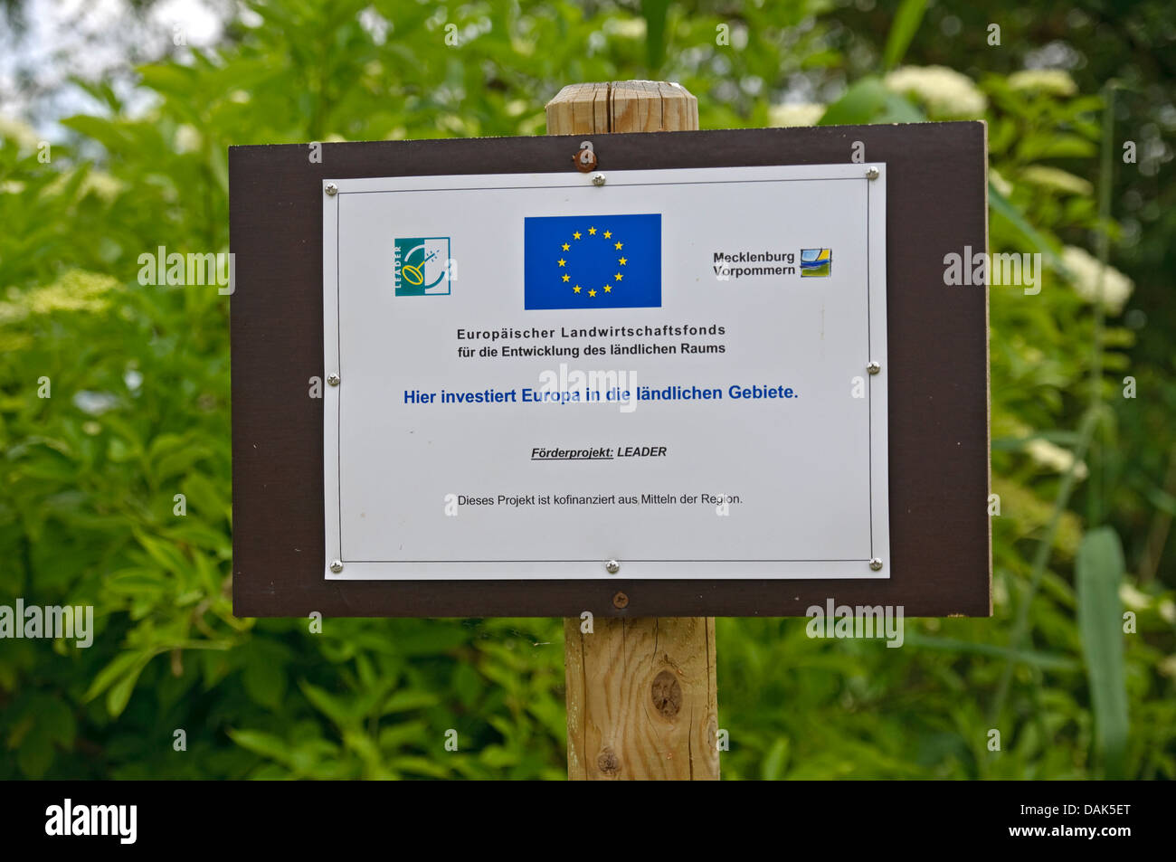 Melden Sie sich aus dem EU-Leader-Projekt, das fördert die Entwicklung des ländlichen Raums, Deutschland. Stockfoto