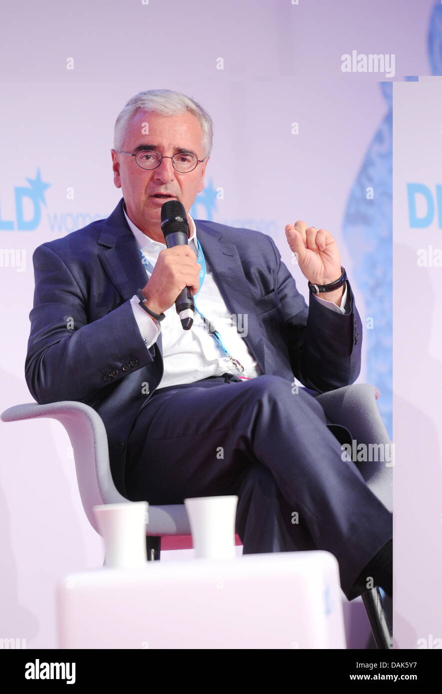 Der Aufsichtsratsvorsitzende der Deutschen Bank, Paul Achleitner, Spricht Bei der Konferenz DLD Frauen (Digital Life Design) bin (15.07.2013) in München (Bayern) in der Porzelanmanufaktur Nymphenburg. Sterben Sie Konferenz Widmet Sich der Zukunft von Arbeit, Gesundheit Und Bildung aus weiblichem Perspektive. Foto: Tobias Hase/Dpa +++(c) Dpa - Bildfunk +++ Stockfoto