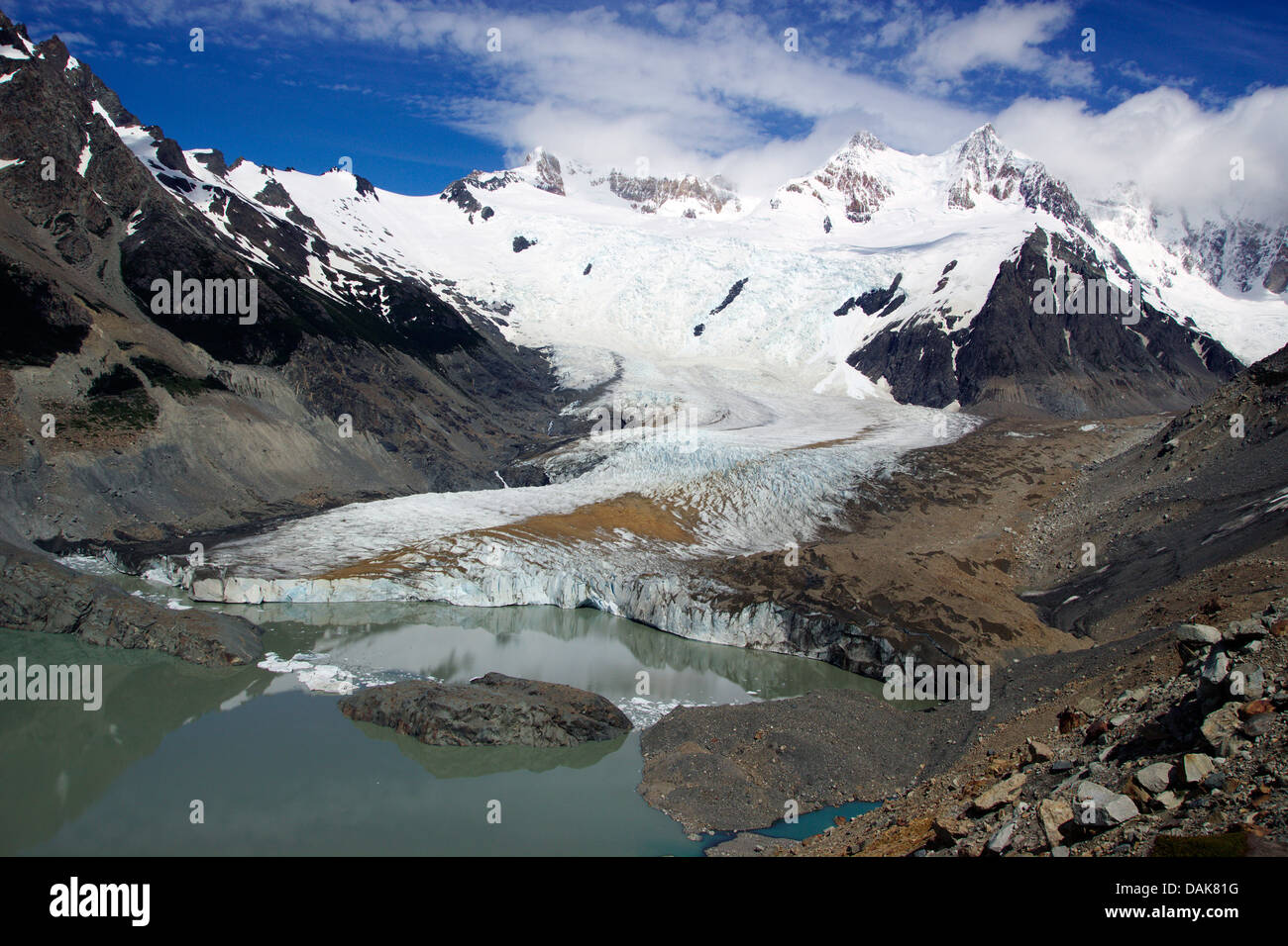 Laguna Torre und Glaciar Grande unter Cerro Torre, mit Cerro Grande, Cerro Doblado, Cerro Adela, Chile, Patagonien, Nationalpark Los Glaciares, El Chalten Stockfoto