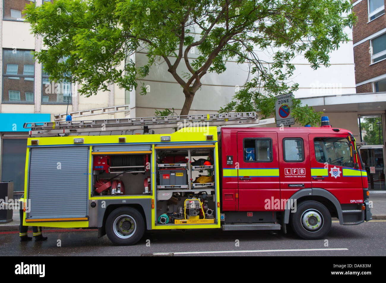 Feuerwehr bei der Arbeit Stadtteil Marylebone London England Großbritannien UK Europe Stockfoto