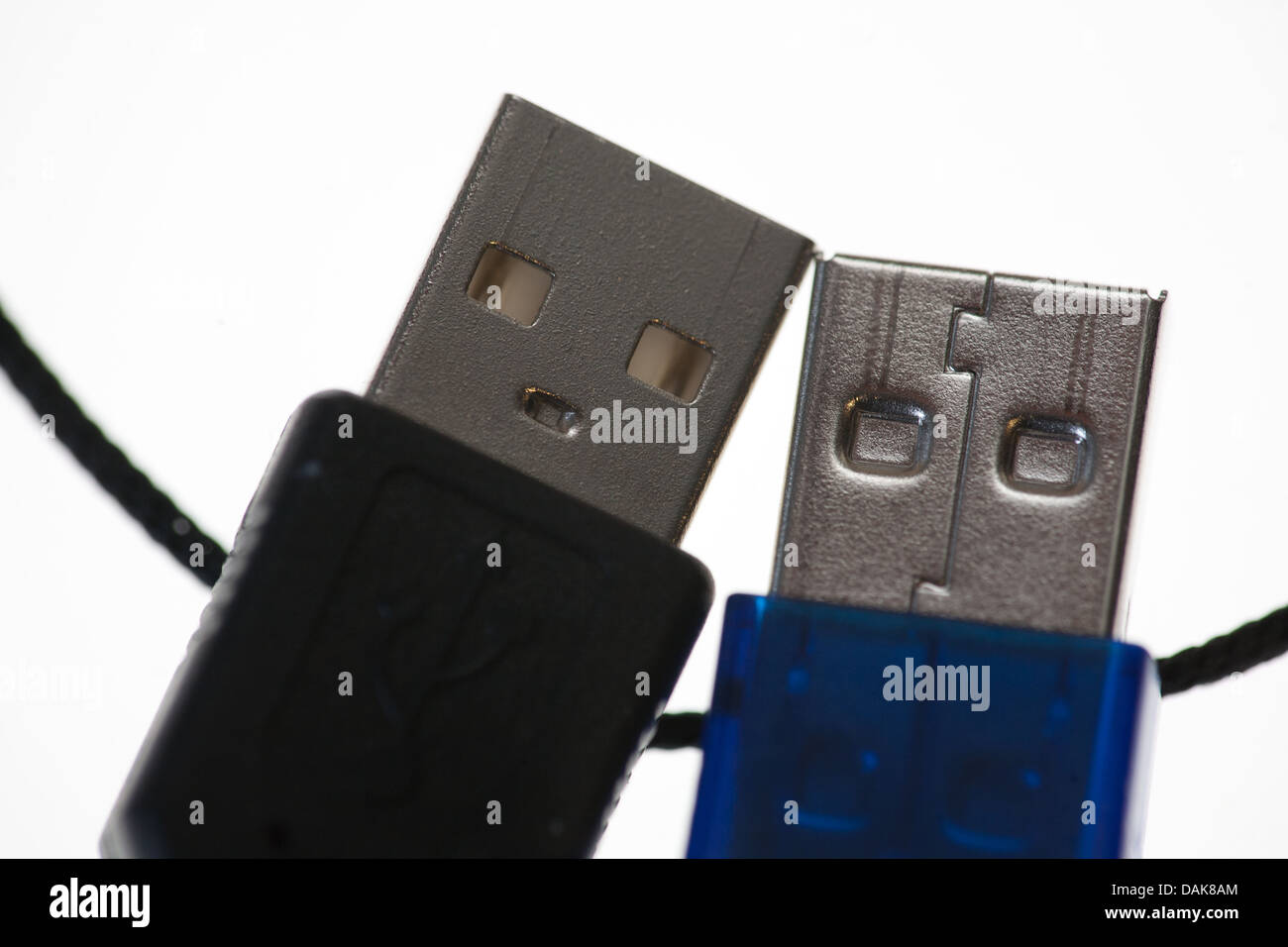 Die Gesichter von zwei USB 1 Kontakte Stockfoto