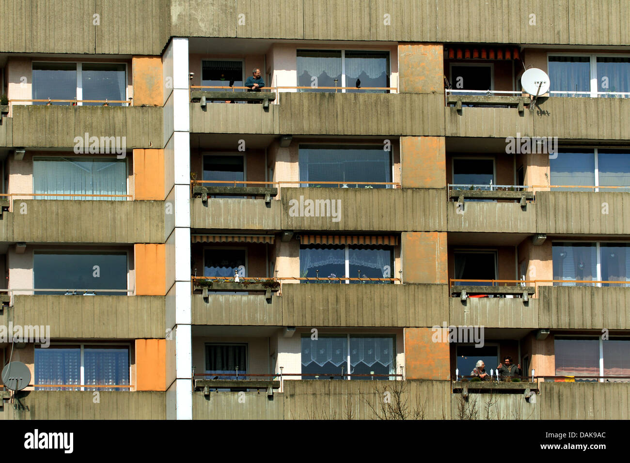 Fassade eines Hauses, errichtet in den siebziger Jahren, Essen, Ruhrgebiet, Nordrhein-Westfalen, Deutschland Stockfoto