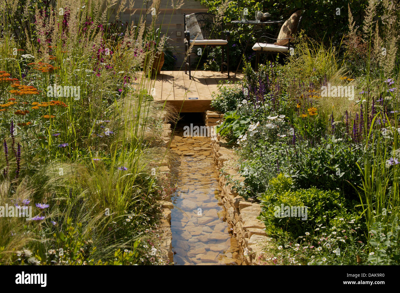 Die Rill in der Four Corners-Garten von RHS Hampton Court Palace Flower Show 2013, London, UK Stockfoto