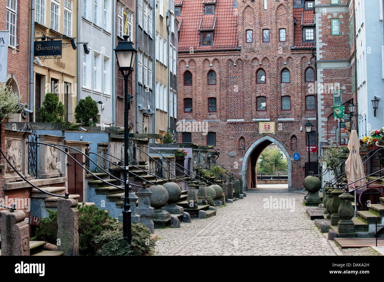 Mariacka Street und Tor in der alten Stadt Danzig. Stockfoto