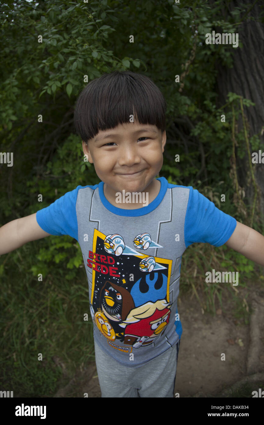 Glückliches koreanischen Kind im Prospect Park in Brooklyn, New York. Stockfoto