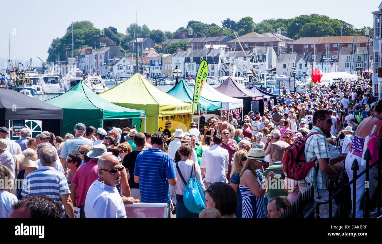 Die Straßen auf dem Dorset Sea Food Festival 2013 im Hafen von Weymouth Stockfoto