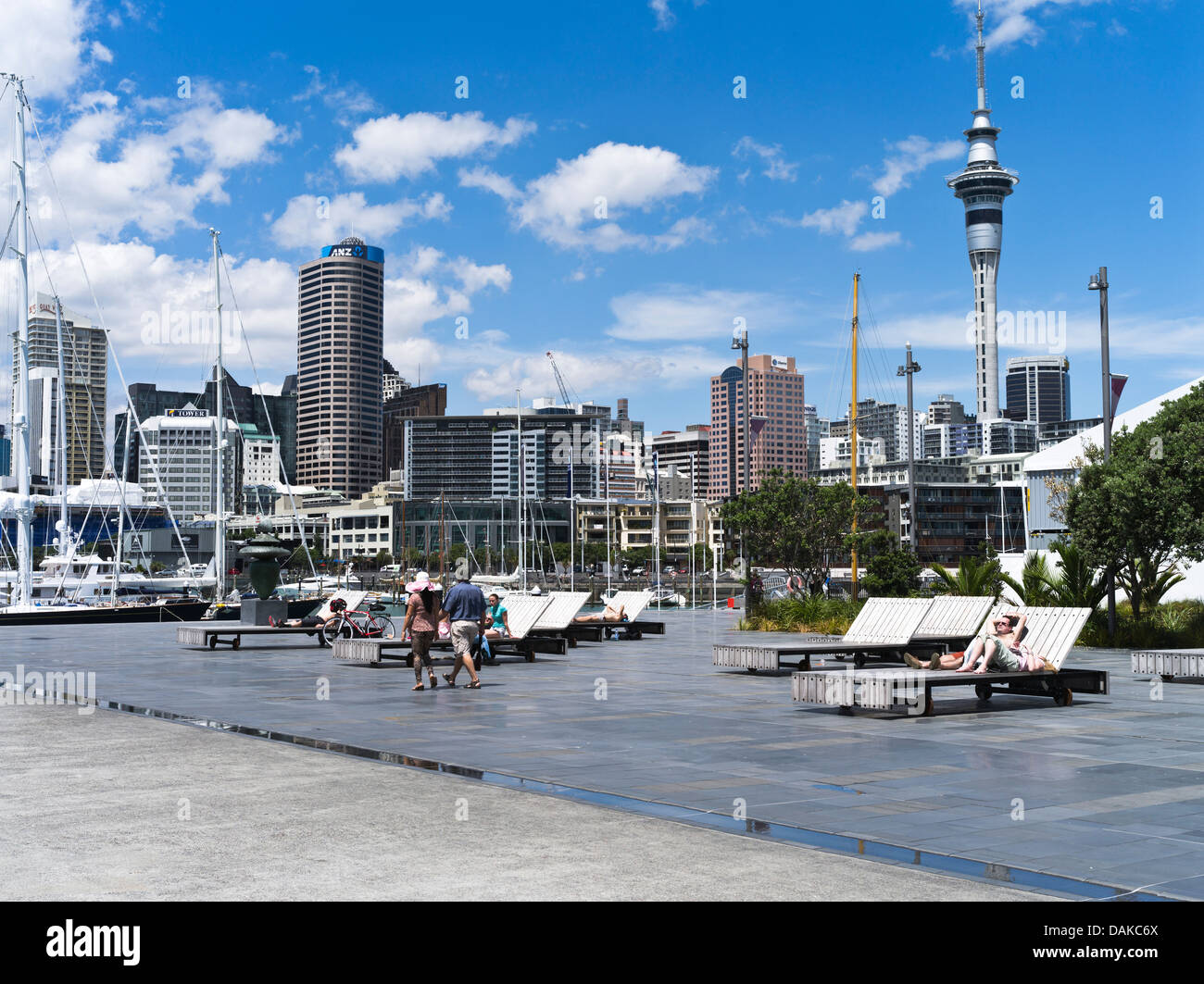 dh Wynyard Quarter AUCKLAND NEW ZEALAND Karanga Plaza entspannen zu Fuß Auckland hegen waterfront Stockfoto