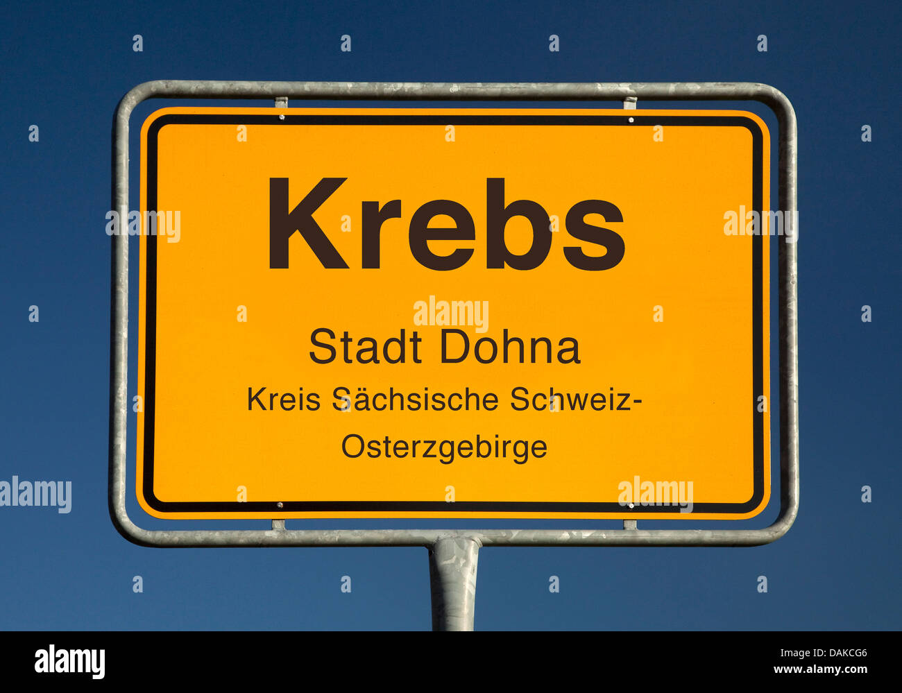 Krebs-Ortsname unterzeichnen, Deutschland, Sachsen, Dohna, Krebs Stockfoto