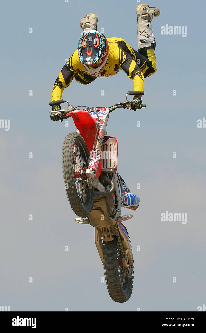 MotoX. Das Goodwood Festival der Geschwindigkeit. Motorrad springen Stunt Riding Stockfoto